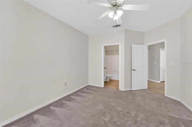 Building Photo - 5611 Legacy Crescent Pl