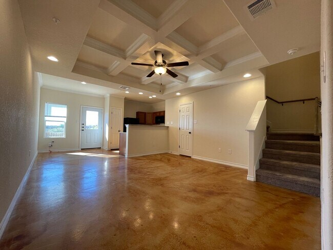 Building Photo - Townhome for rent