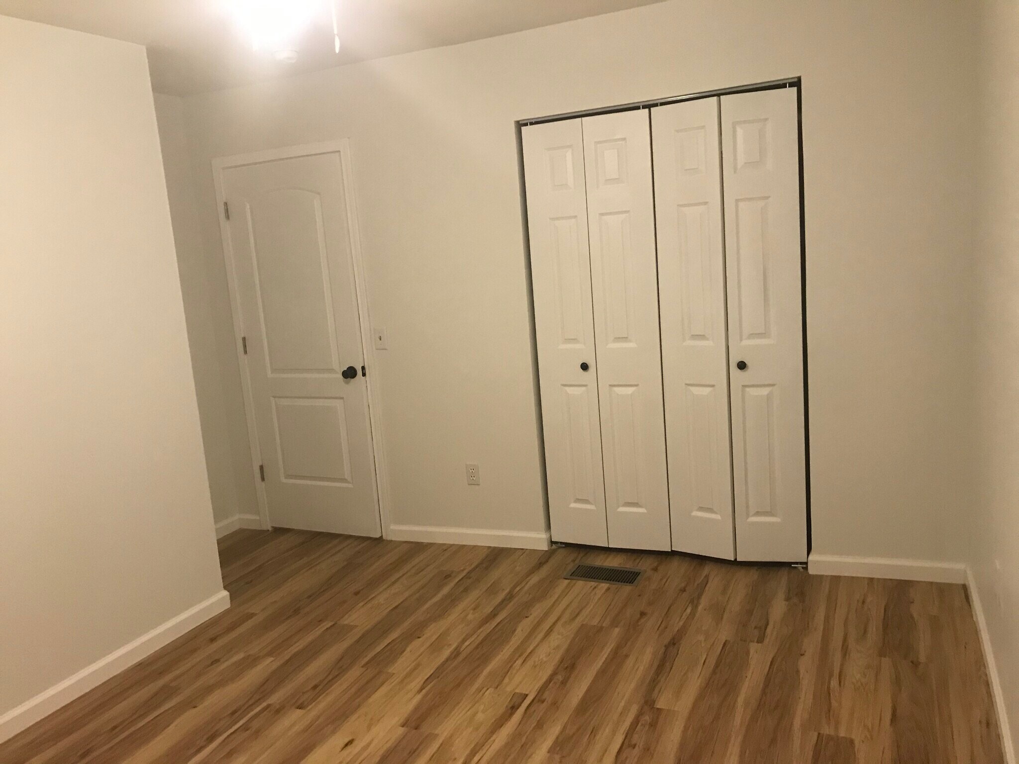 Building Photo - 1014 Kurze Ave