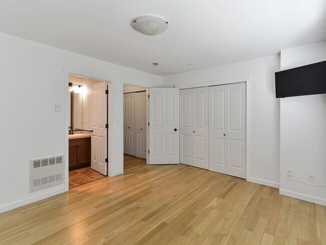 Building Photo - APPLICATION PENDING