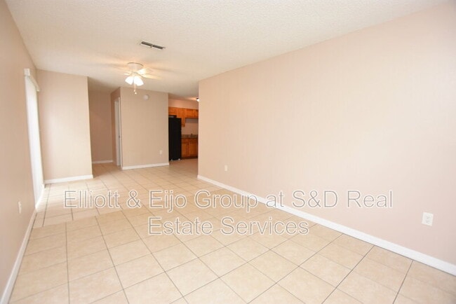 Building Photo - 774 Zella Ln