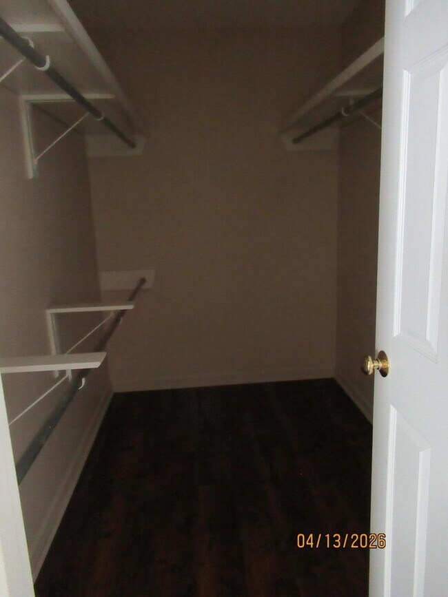 Building Photo - 3590 Oleander Dr