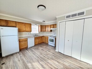 Building Photo - 1104 Mazatlan Cir