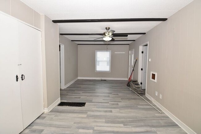 Building Photo - Mishawaka Near Parks and the Riverwalk 2 bedroom