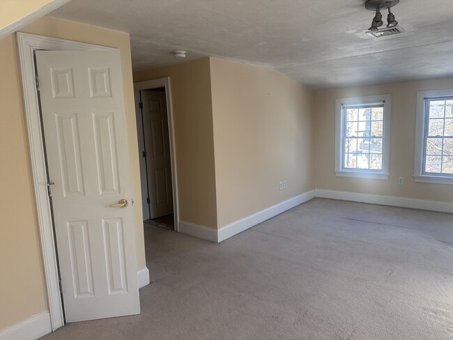 Building Photo - 205 Highland St