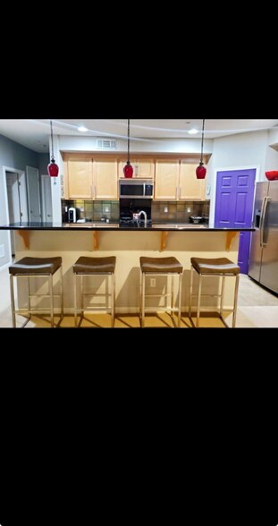 Building Photo - 4358 Fitzwilliam St