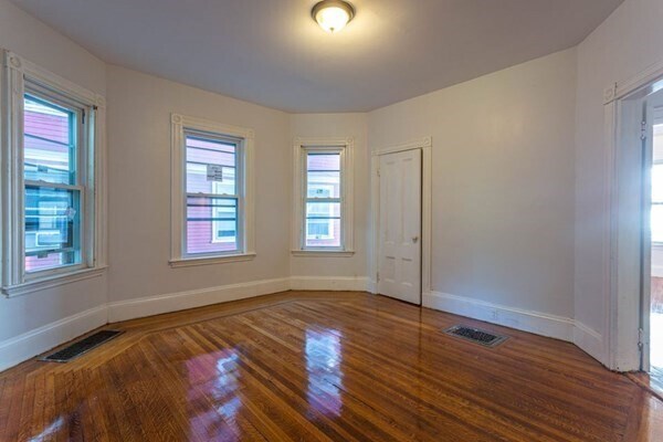 Building Photo - 19 Paul Gore St