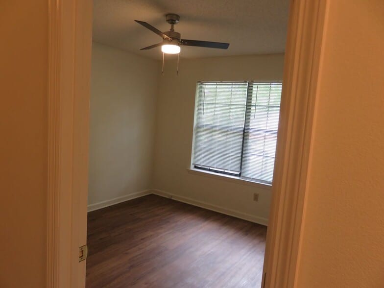 Building Photo - 432 Merlin Way