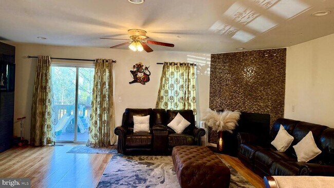 Building Photo - 17 Jill Ct