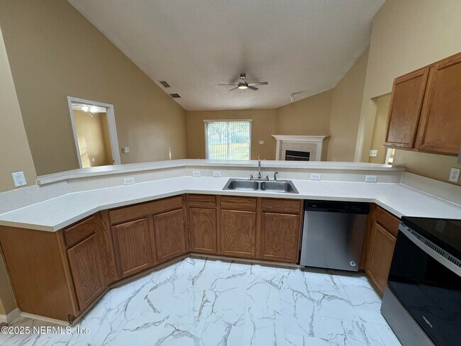 Building Photo - 1318 Yellow Jacket Ct