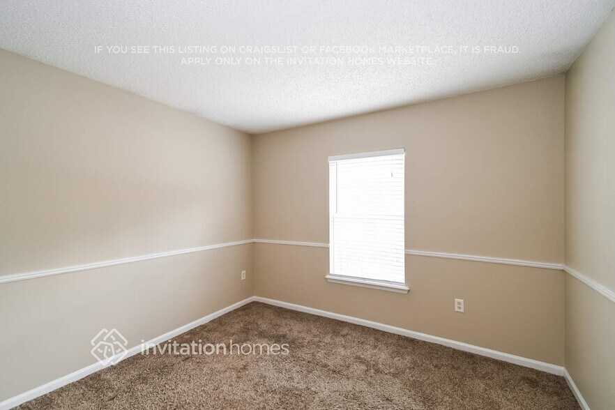 Building Photo - 11633 Brian Lakes Dr N