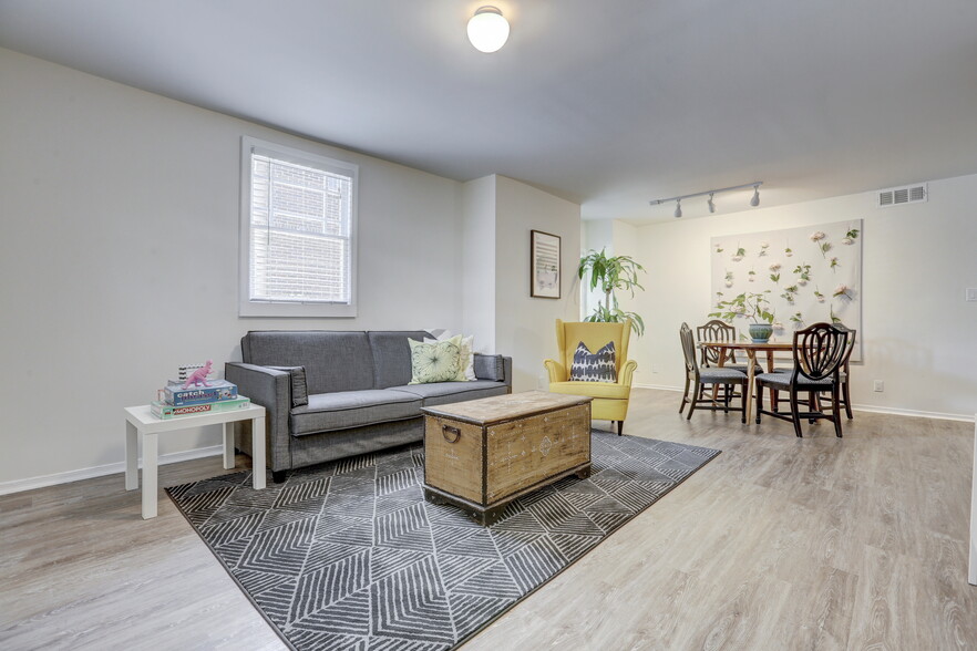 Building Photo - 352 5th Street NE