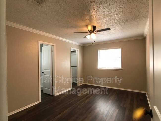 Building Photo - 6040 Blueridge Dr