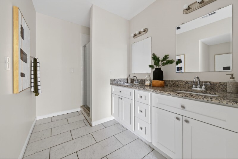 Building Photo - 2811 Missouri Ave