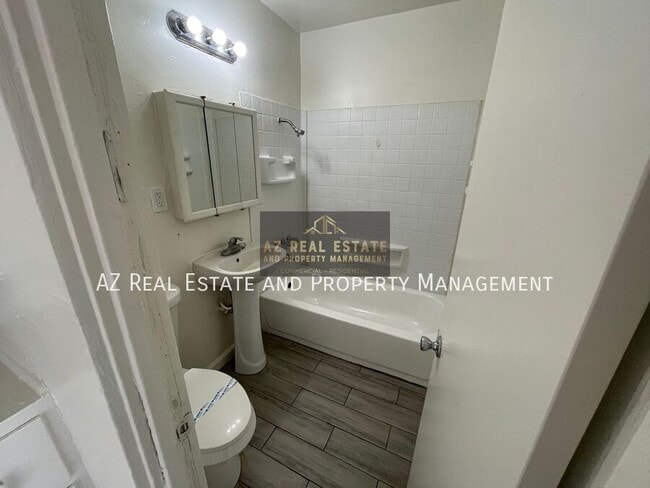 Building Photo - 7210 N 55th Dr