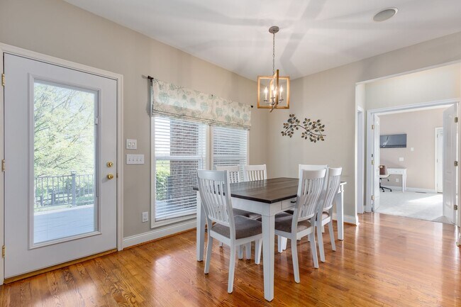 Building Photo - Short term rental available