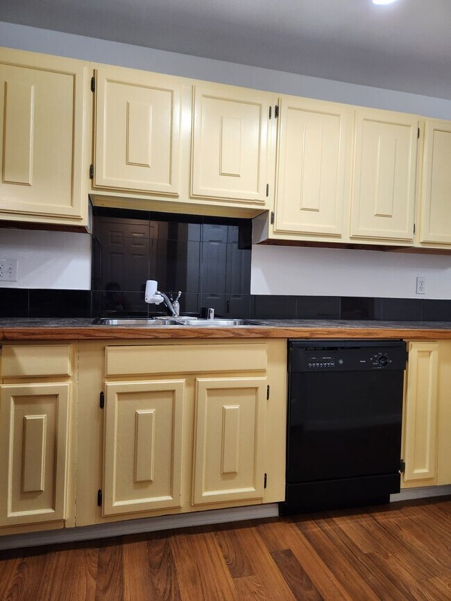 Building Photo - 500 National Ave N