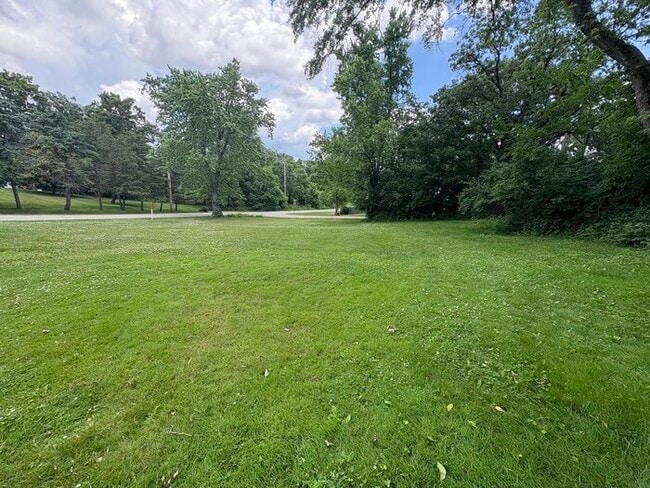 Building Photo - 3bdrm/1 bath - Lake Como