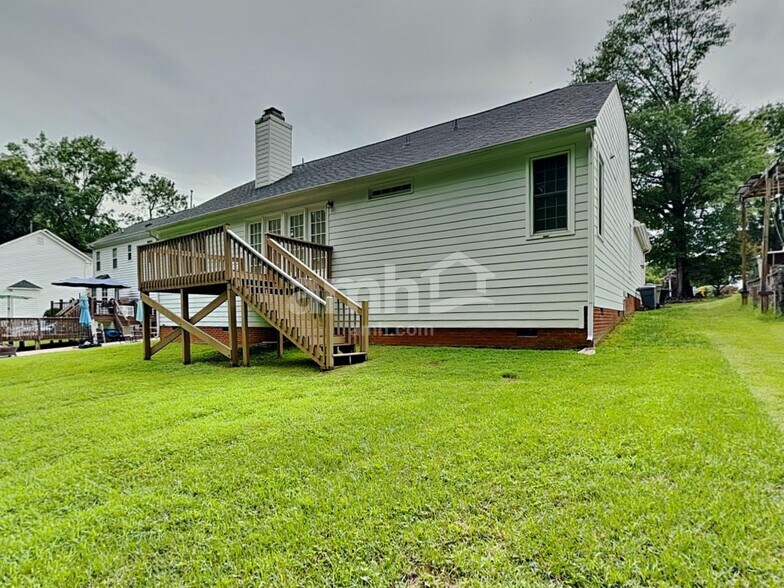 Building Photo - 325 Brims Way
