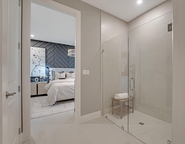 Building Photo - 923 SW Pr Ave