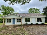 Building Photo - 2061 Lindsay Ln S