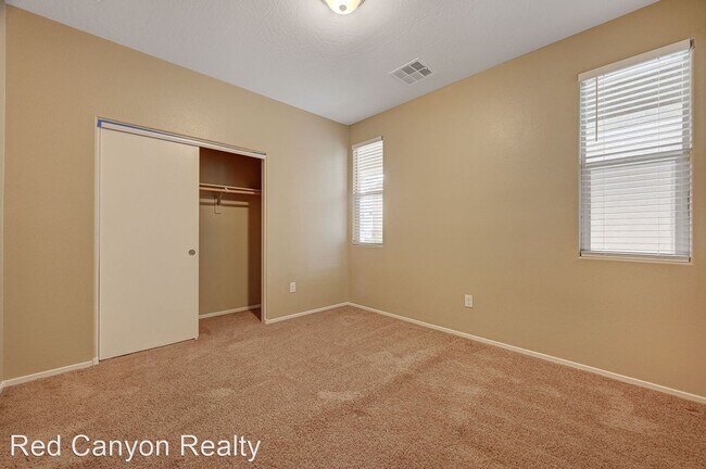 Building Photo - 5 br, 3 bath House - 3321 Nicki Cometa St