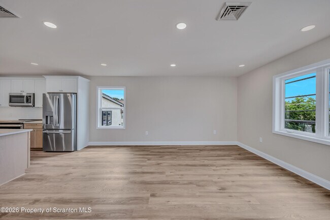 Building Photo - 111 S Blakely St