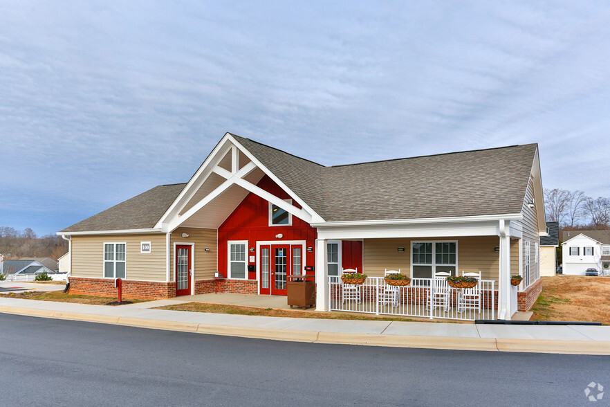 leasing office - The Retreat at Statesville