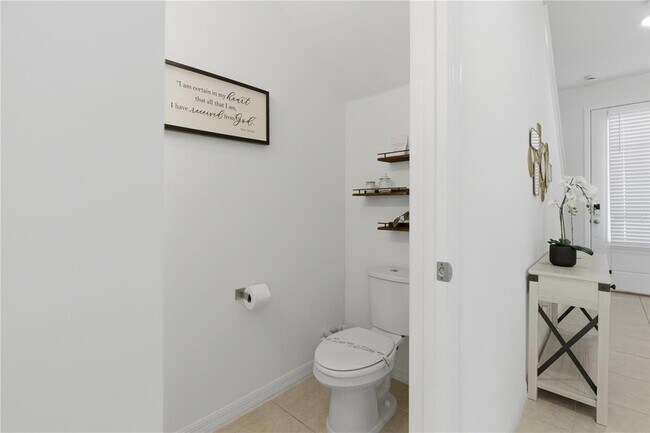 Building Photo - 710 Longboat Dr