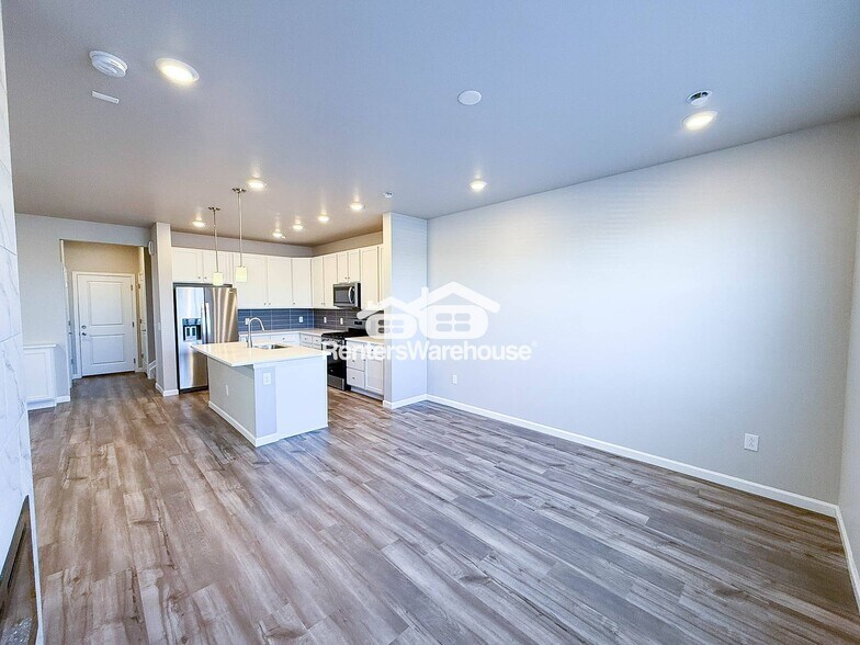 Building Photo - 176 Ambrose St