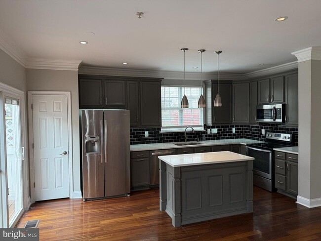 Building Photo - 21114 Futura Ct