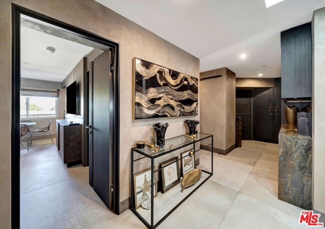 Building Photo - 6309 Ocean Front Walk