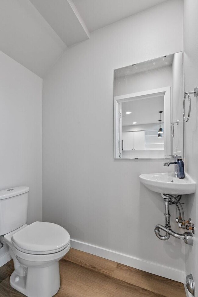 Building Photo - Stunning Brand-New Ballard Townhome with Air Conditioning