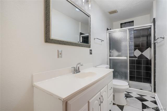 Building Photo - 2106 E 17th Ave