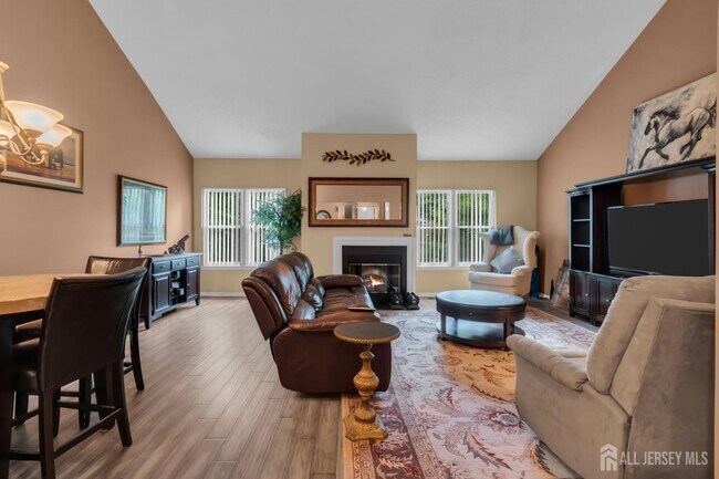 Building Photo - 492 Bayberry Ct