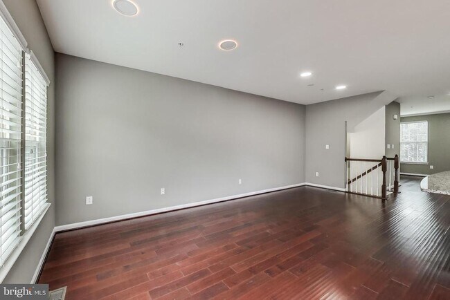 Building Photo - 13404 Waterford Hills Boulevard
