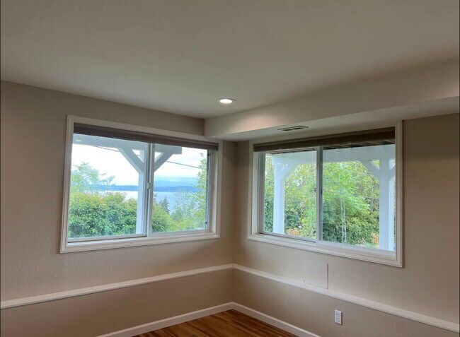 Living room - 29530 1st Ave S