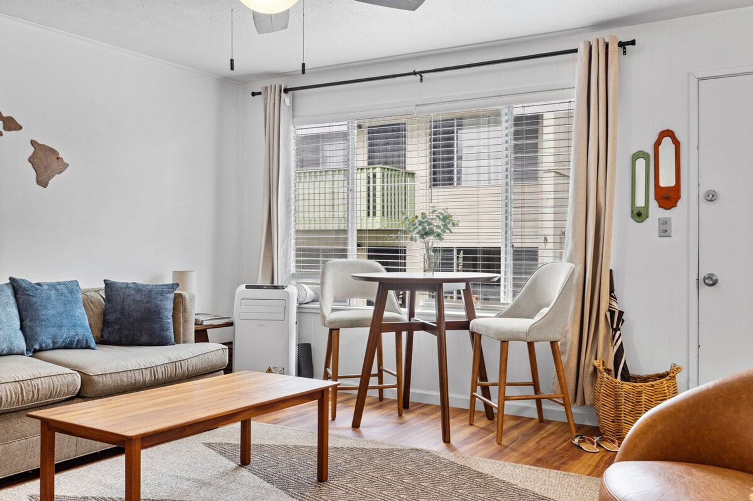 Building Photo - 485 Waianuenue Ave