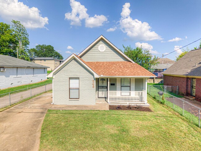 Building Photo - 548 N 6th St