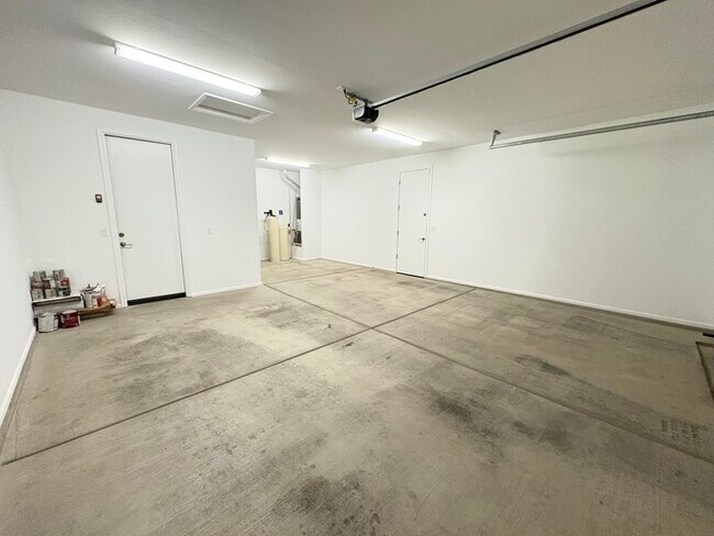 Building Photo - SAGUARO TRAILS 2bd PLUS DEN and 2ba HOME AVAILABLE NOW!!