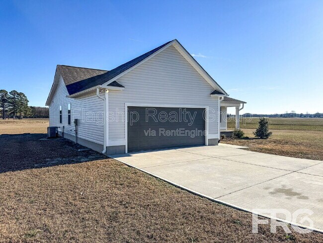 Building Photo - 102 Michael Thomas Pl