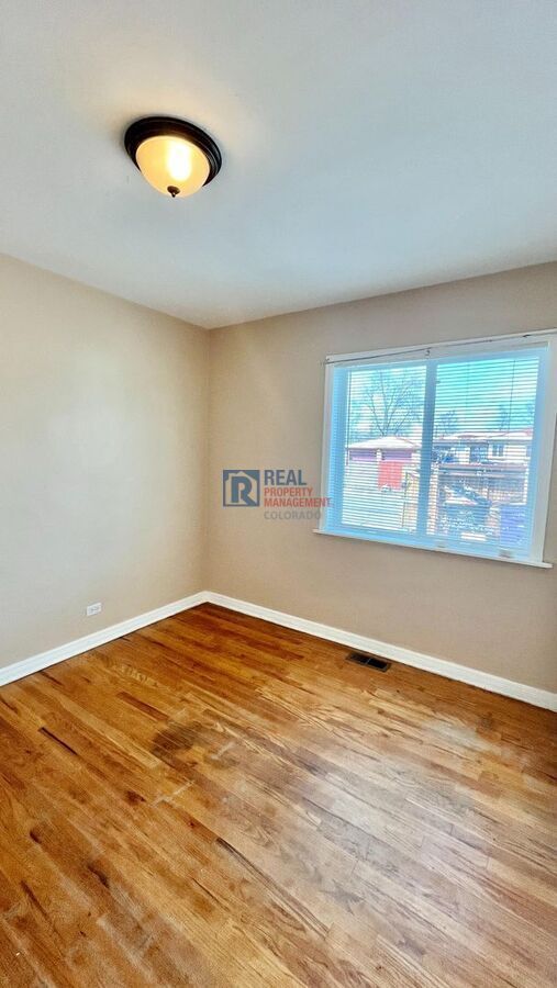 Building Photo - 475 Osceola St