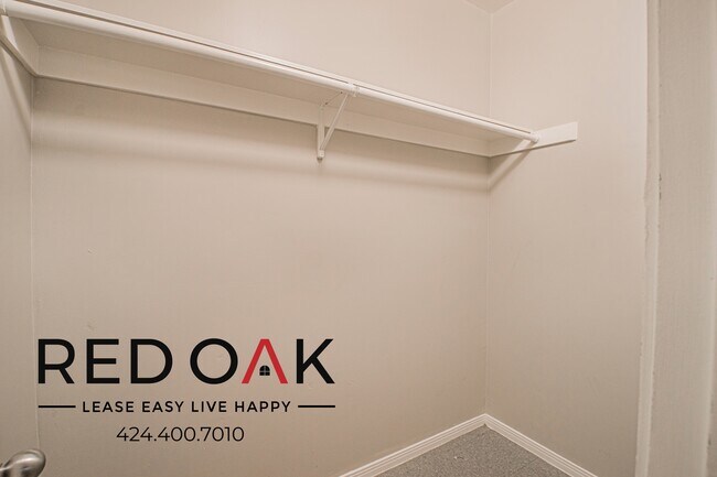 Building Photo - 692 Valencia St