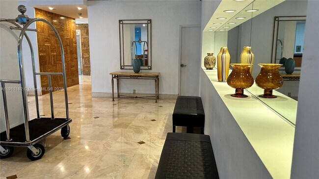 Building Photo - 150 SE 25th Rd