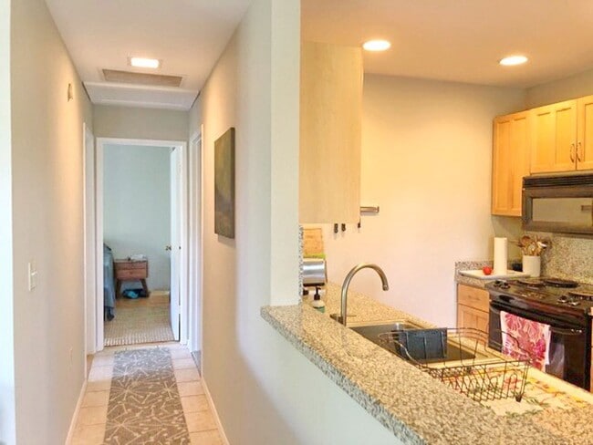 Building Photo - Keonekai Villages upstairs 2 bedroom, 1.5 ...