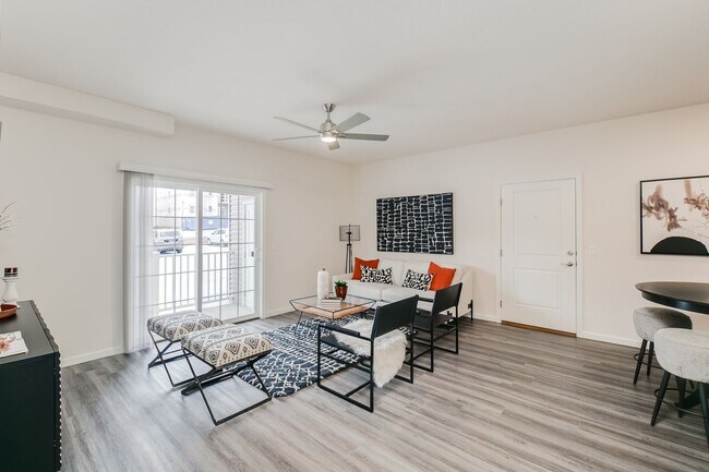 Building Photo - 1427 Pk W Ct