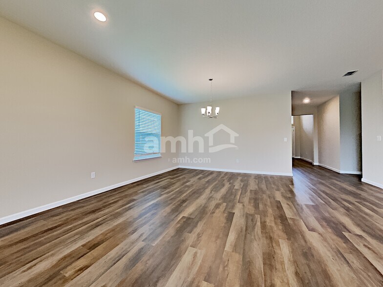 Building Photo - 300 Anastasia Park Rd