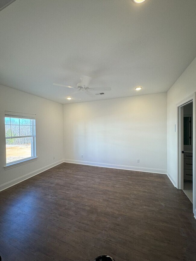 Building Photo - 604 Cottage Grove Dr