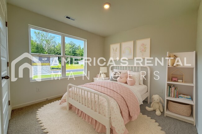 Building Photo - Home for rent in Chelsea! - SIGN A 13 MONTH LEASE BY 06/30/26 TO RECEIVE A $250 DISCOUNT ON YOUR ...