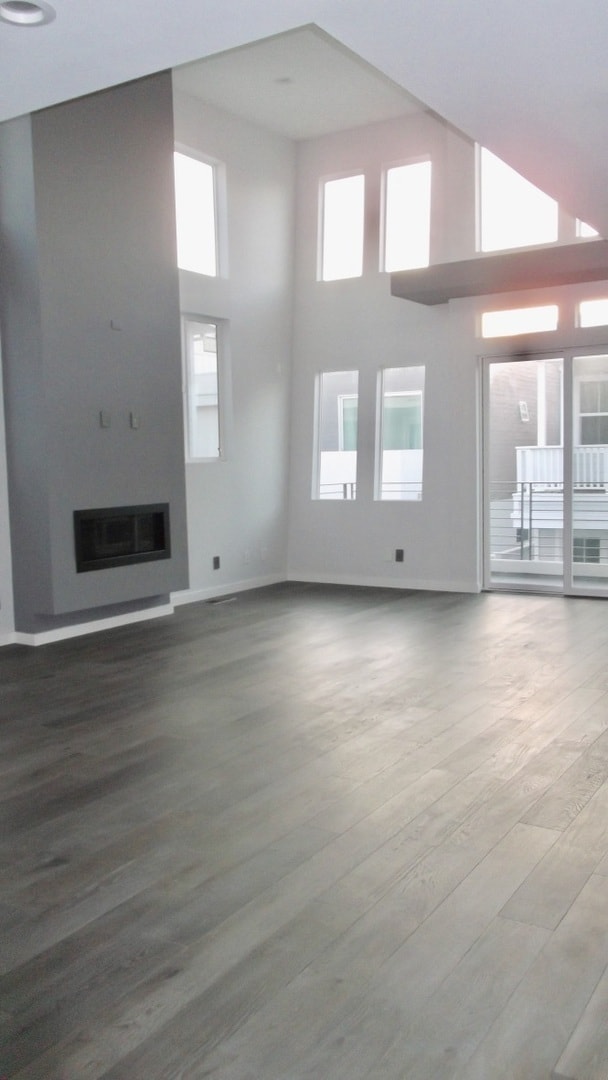 Building Photo - 205 S Irena Ave